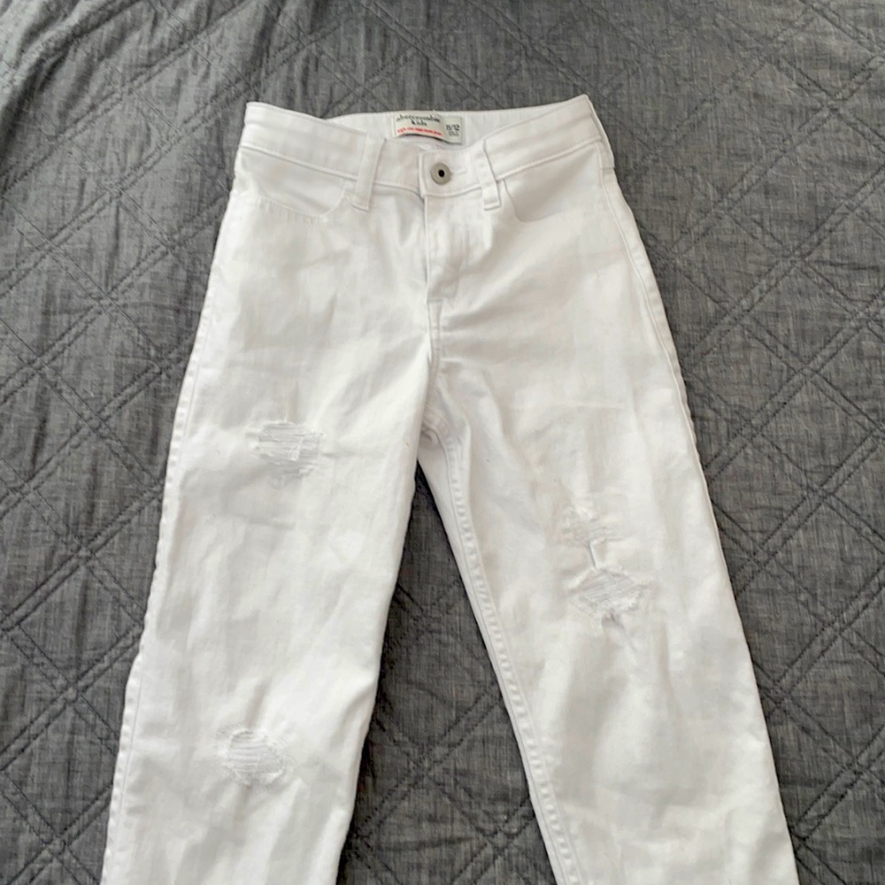 Abercrombie kids white jeans, size 11/12